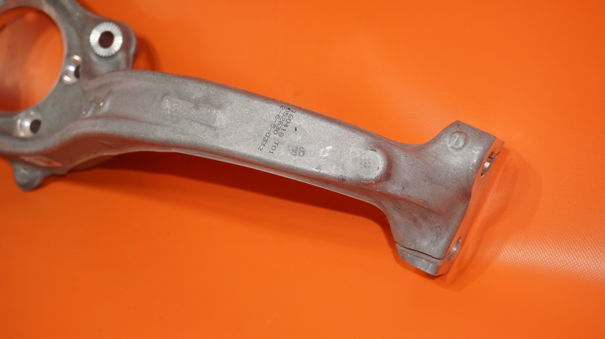 AUDI A4 KNUCKLE LEFT FRONT DRIVER 2013 2014 2015 2016 4G0 407 241 C