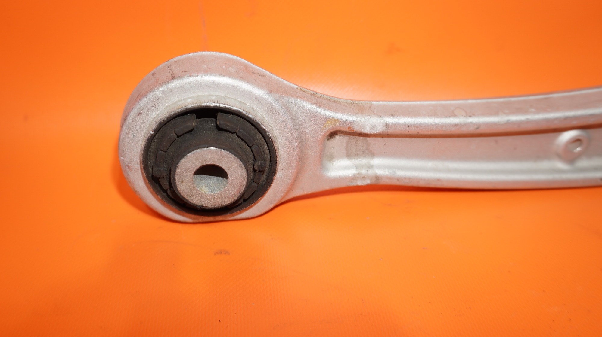 AUDI A4 CONTROL ARM RIGHT FRONT 2008 2009 2010 2011 2012 8K0 407 156 C