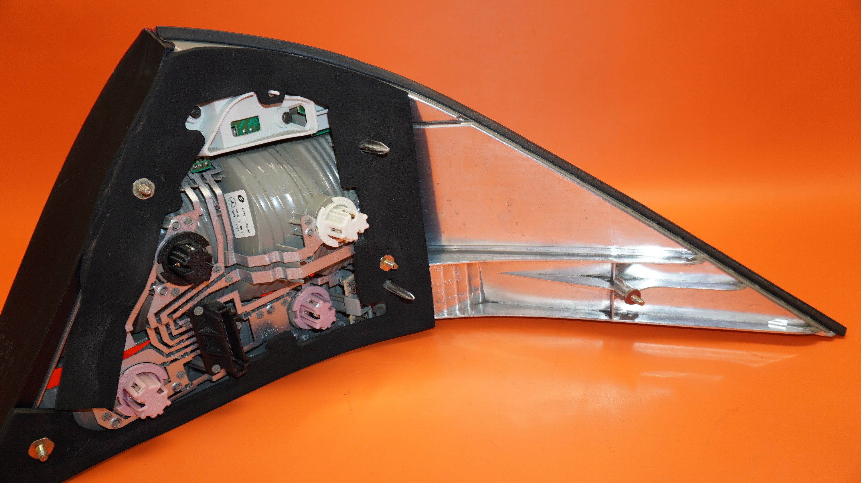 MERCEDES BENZ CL500 TAIL LIGHT LEFT DRIVER 2004 2005 2006 LED W215