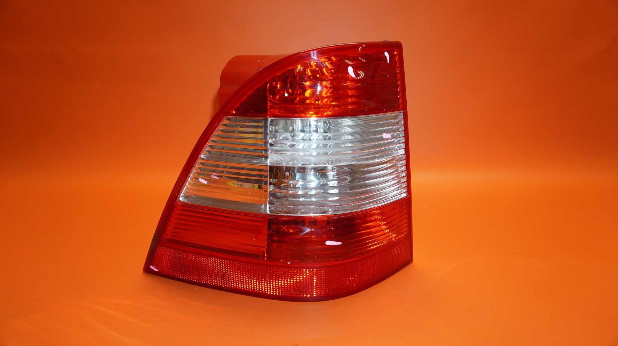 MERCEDES BENZ ML320 TAIL LIGHT LEFT DRIVER 1999 2000 2001