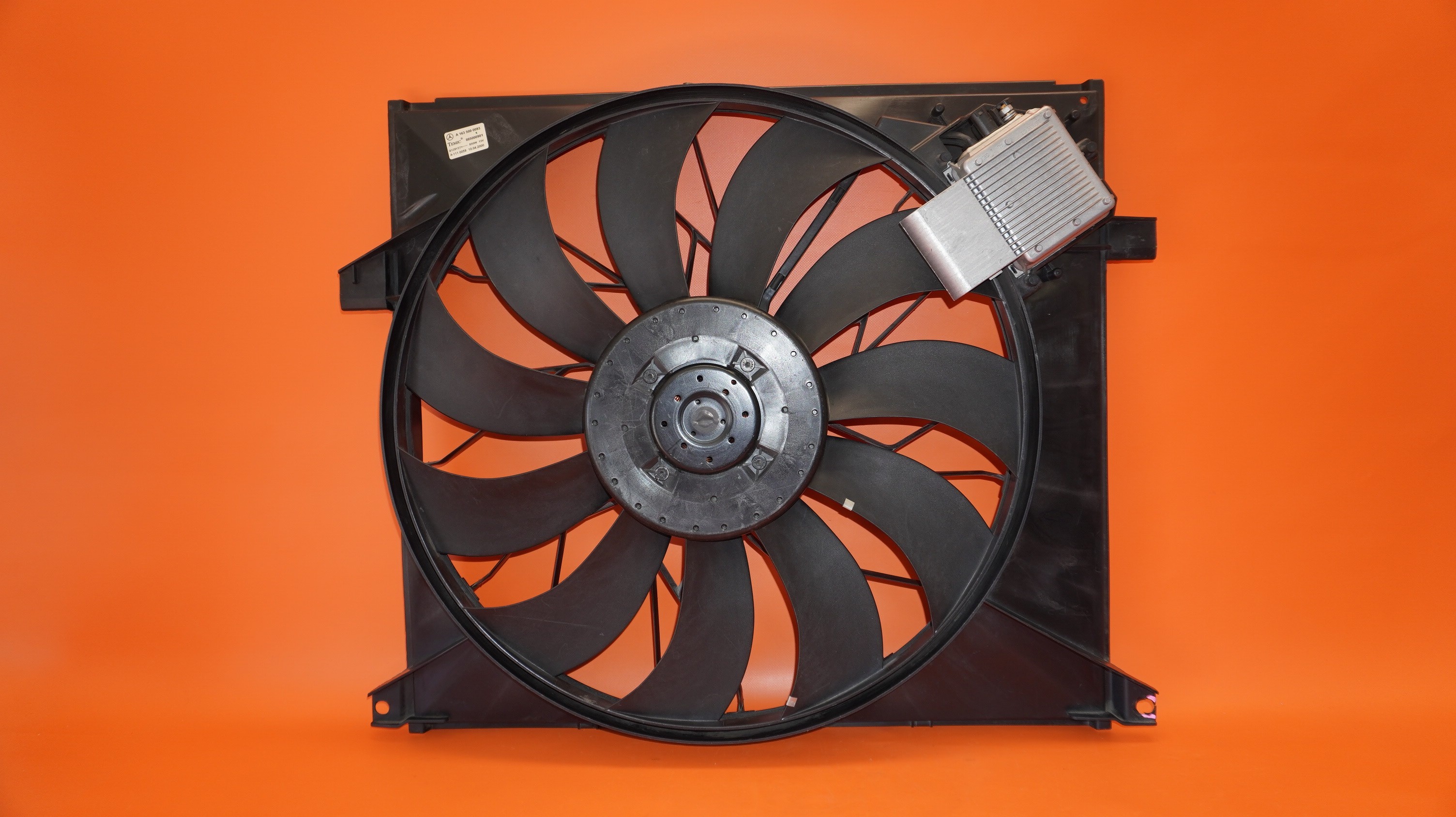 thumbnail image 2 of 9-Blade Radiator Fan For Mercedes-Benz E430, E55 AMG, ML430, ML55 AMG, SL500 – 1998-2003 2 of 4