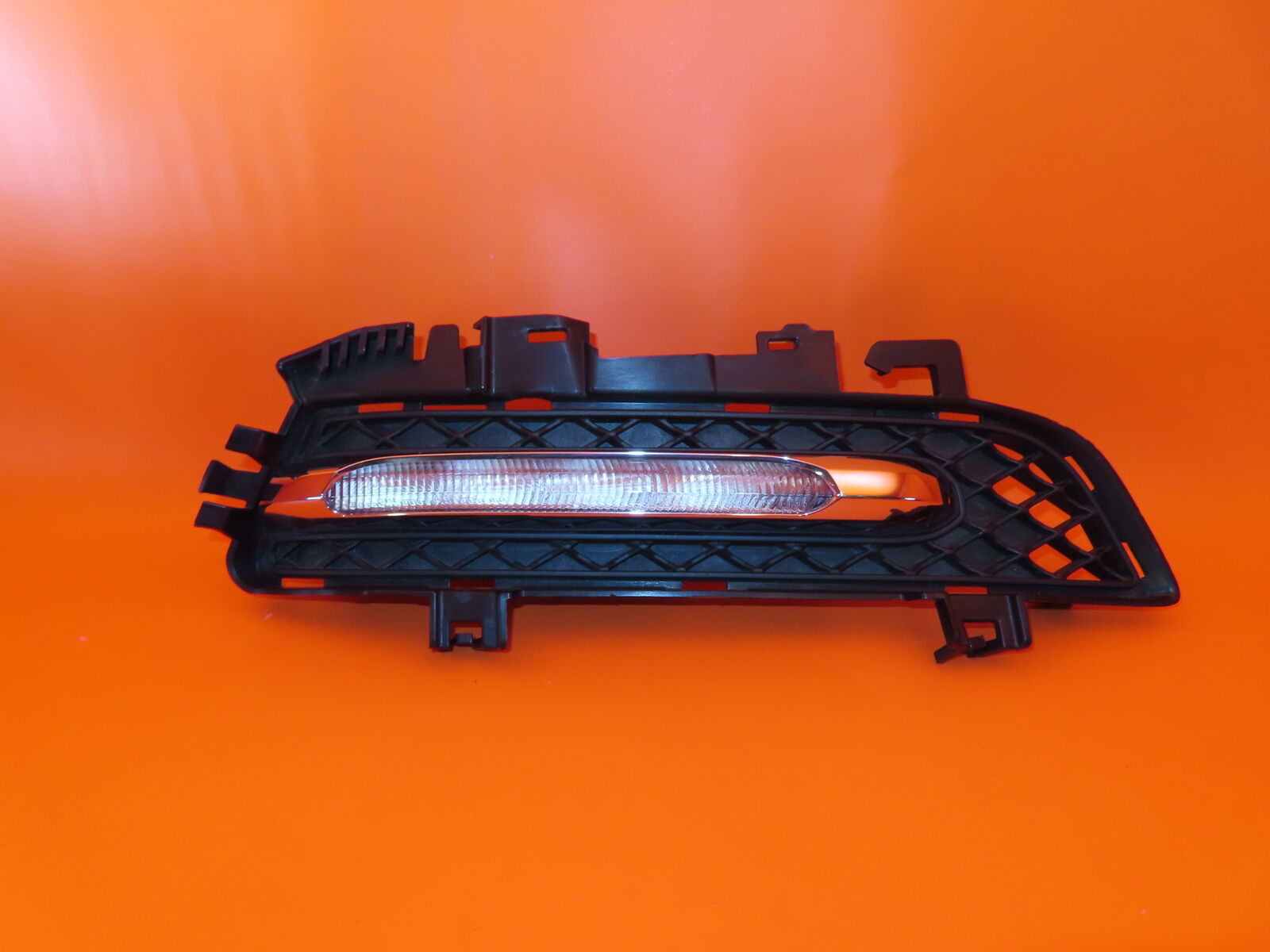 MERCEDES BENZ E350 FOG LIGHT LED GRILLE RIGHT 2011