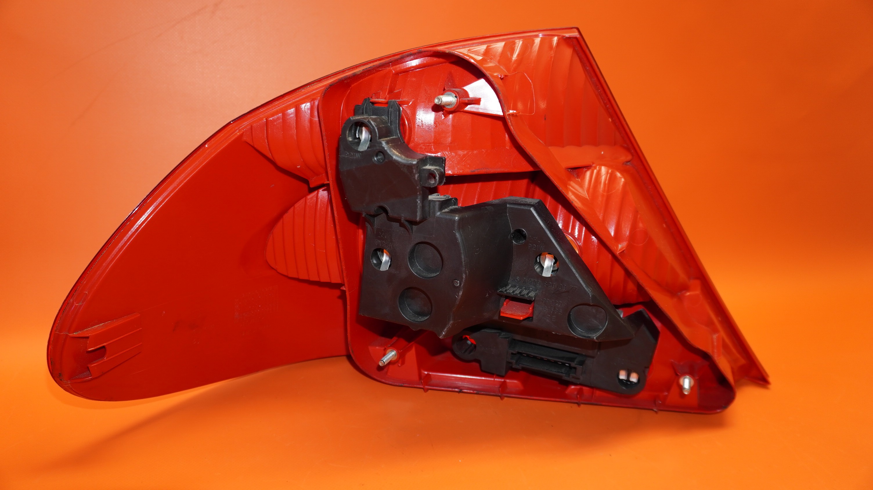 MERCEDES BENZ CLK350 TAIL LIGHT RIGHT PASSENNGER 2007 2008 2009