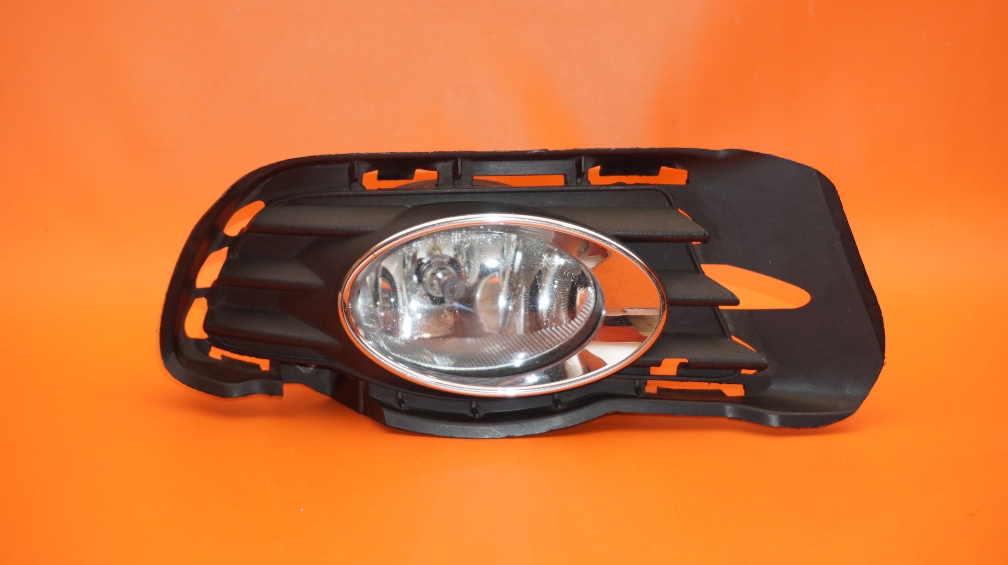 MERCEDES BENZ C300 FOG LIGHT RIGHT PASSENGER 2008 2009 A1698201656 OEM