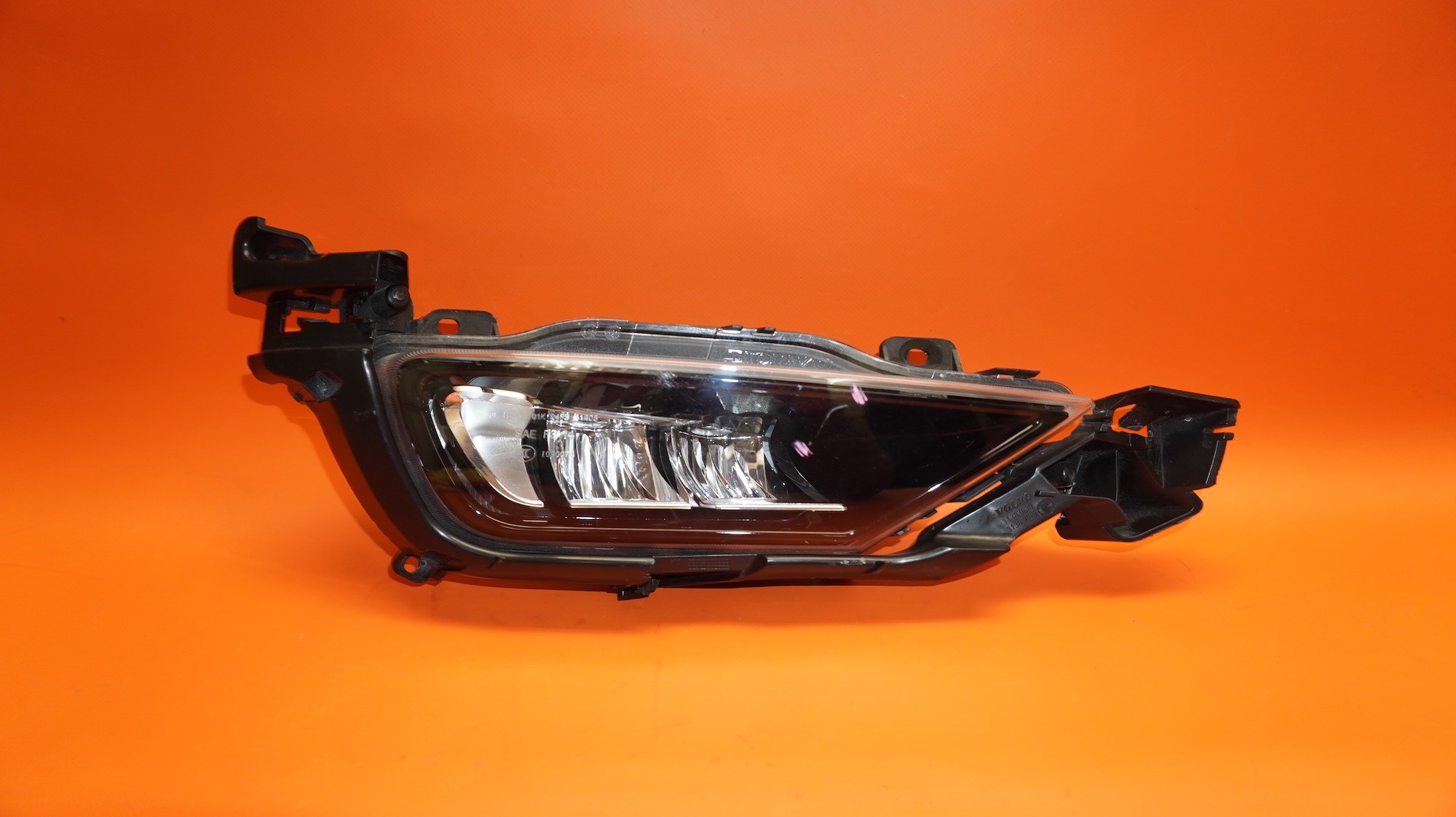 VOLVO XC90 FOG LIGHT RIGHT PASSENGER 2017 2018 2019 313955866 LED OEM