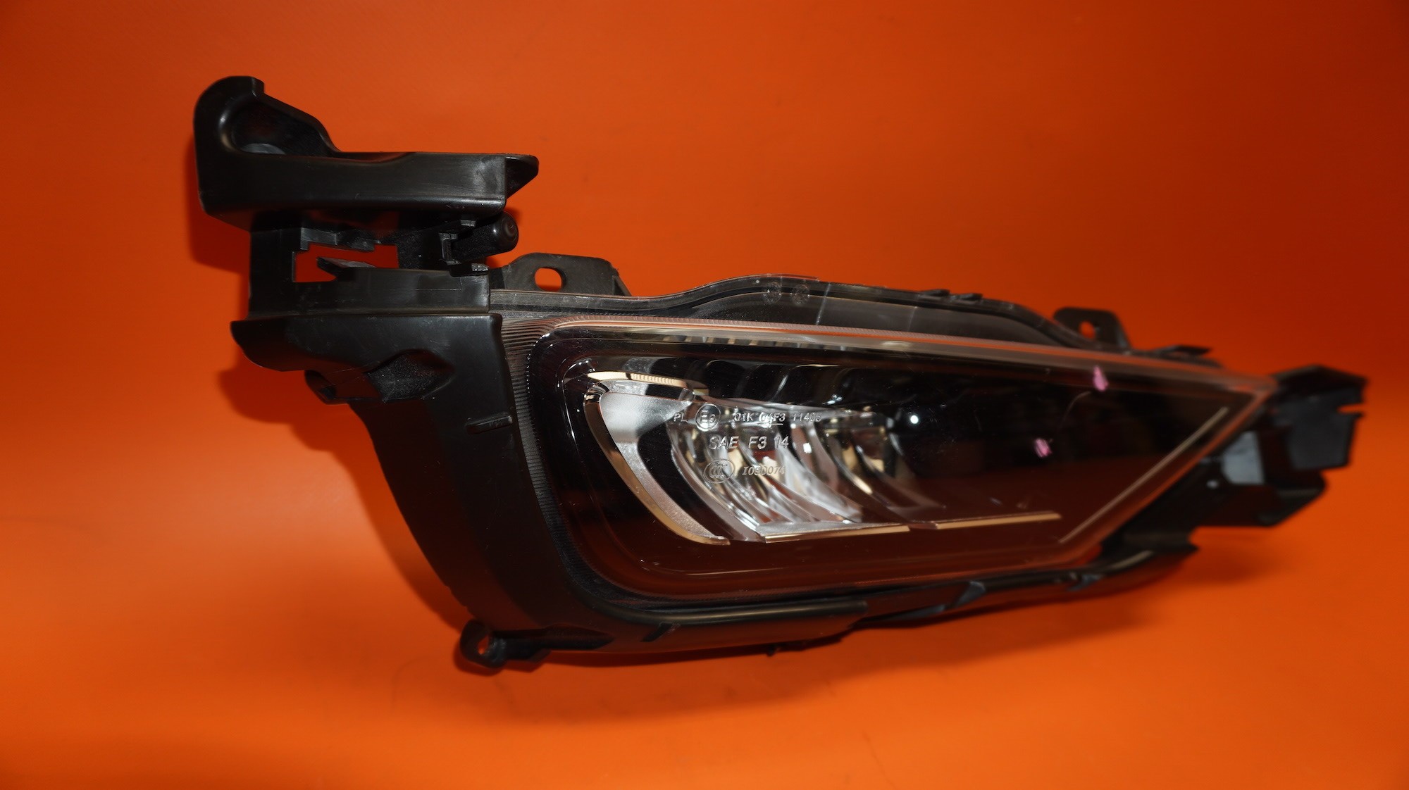 VOLVO XC90 FOG LIGHT RIGHT PASSENGER 2017 2018 2019 313955866 LED OEM