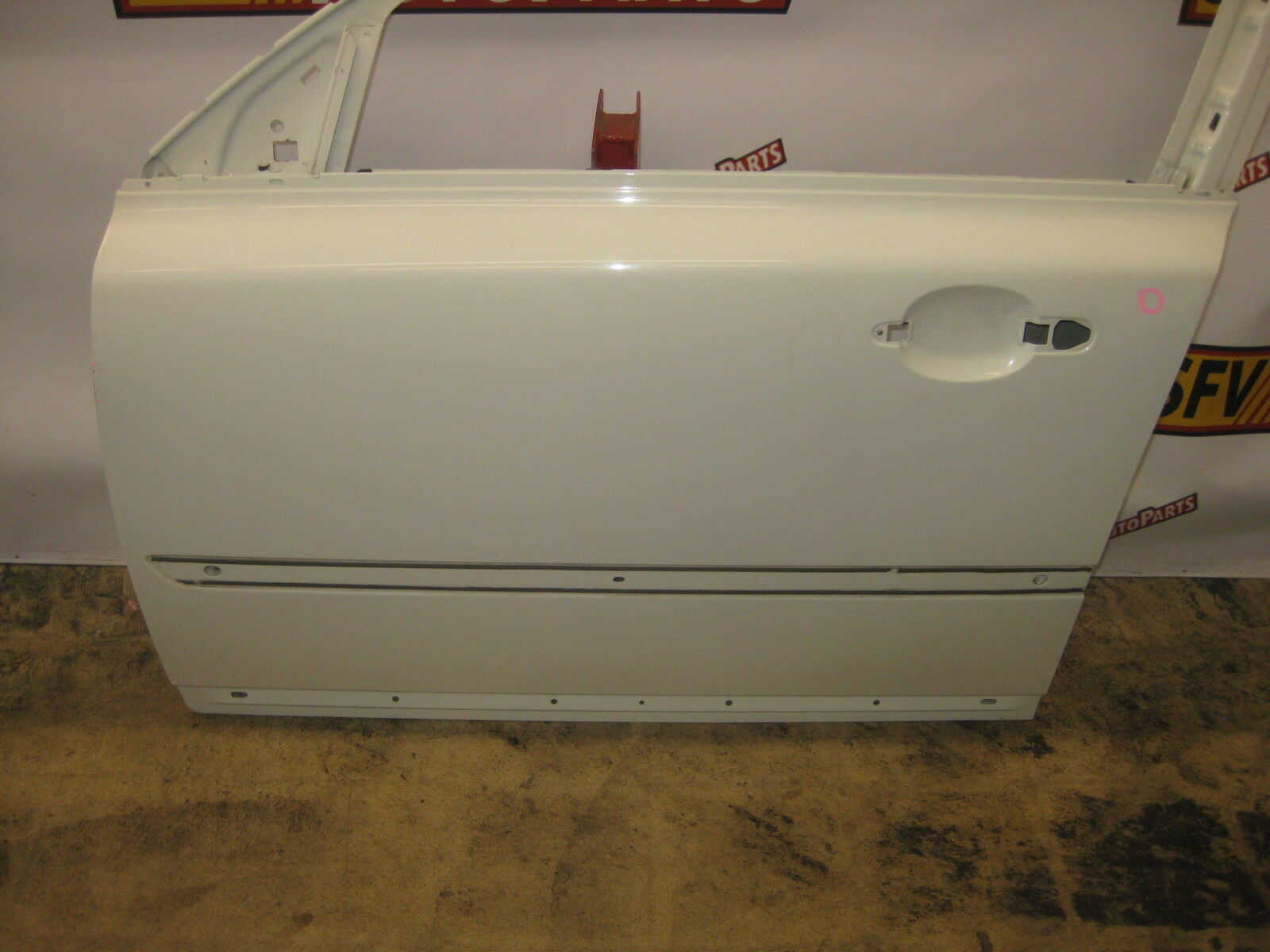 VOLVO S40 DOOR LEFT FRONT DRIVER 2005 2006 2007 V50