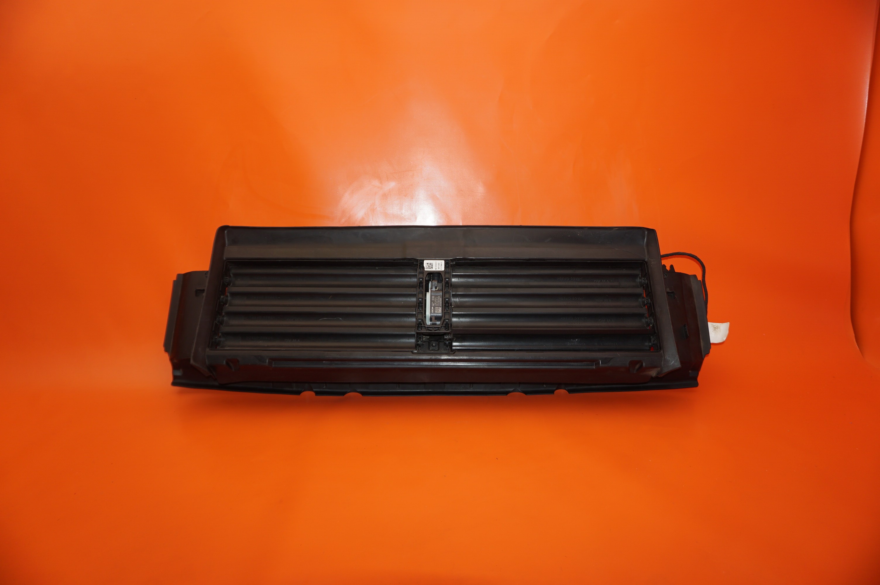 Genuine Volkswagen Radiator Shutter Assembly 3CM-122-321-A For Atlas 2018-2023, OEM Direct Replacement