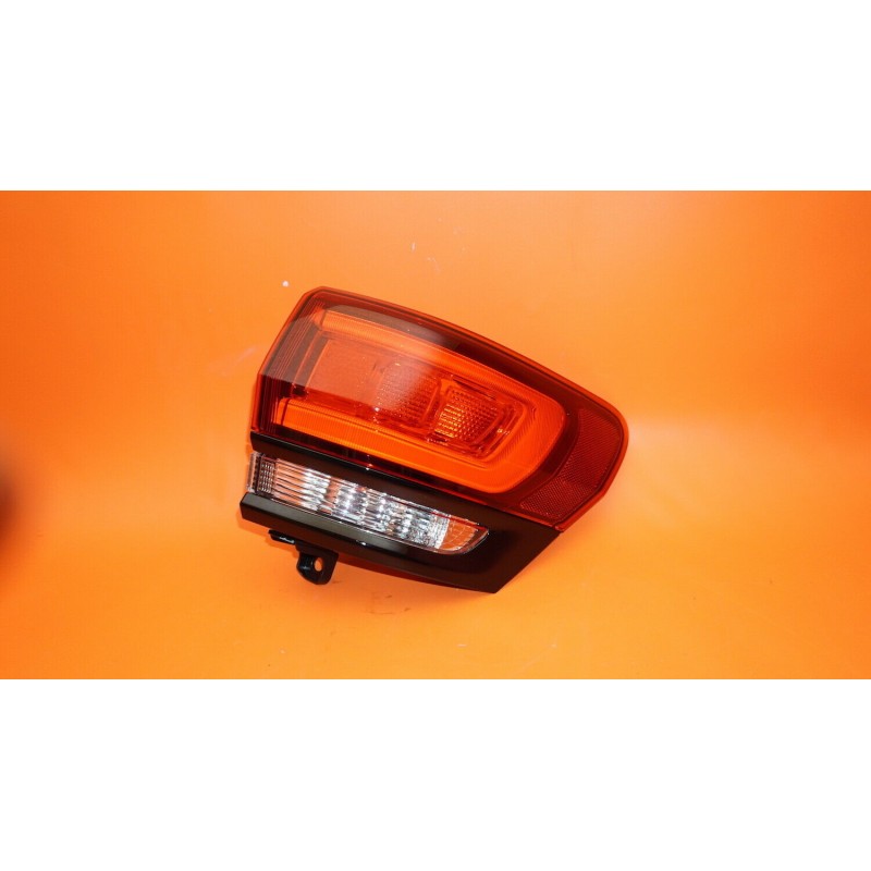 JEEP GRAND CHEROKEE SRT TAIL LIGHT RIGHT PASSENGER 2016