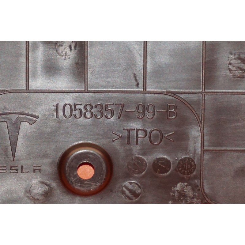 TESLA MODEL X TOW HITCH COVER 2016 2017 2018 2019 BUMPER CAP 1058357