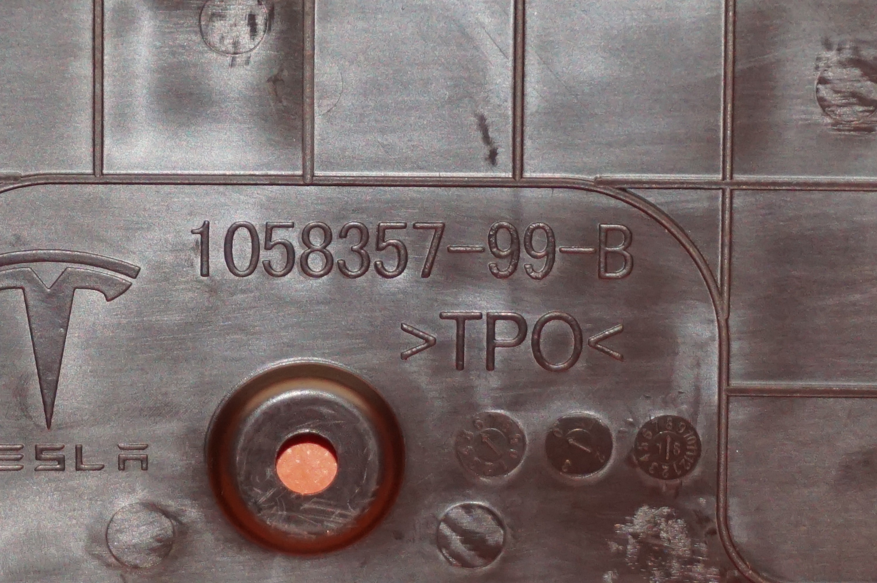 TESLA MODEL X TOW HITCH COVER 2016 2017 2018 2019 BUMPER CAP 1058357