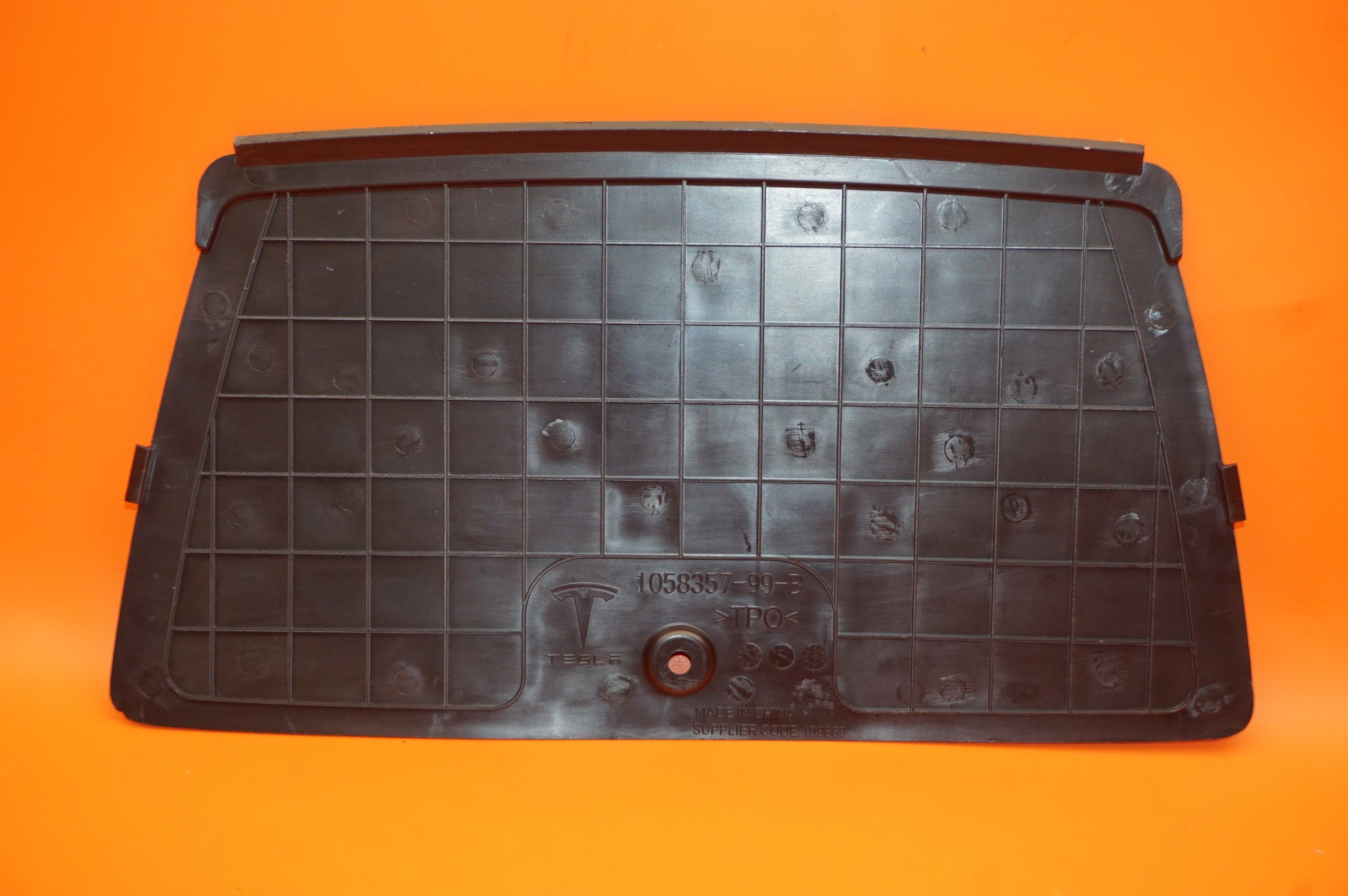 TESLA MODEL X TOW HITCH COVER 2016 2017 2018 2019 BUMPER CAP 1058357