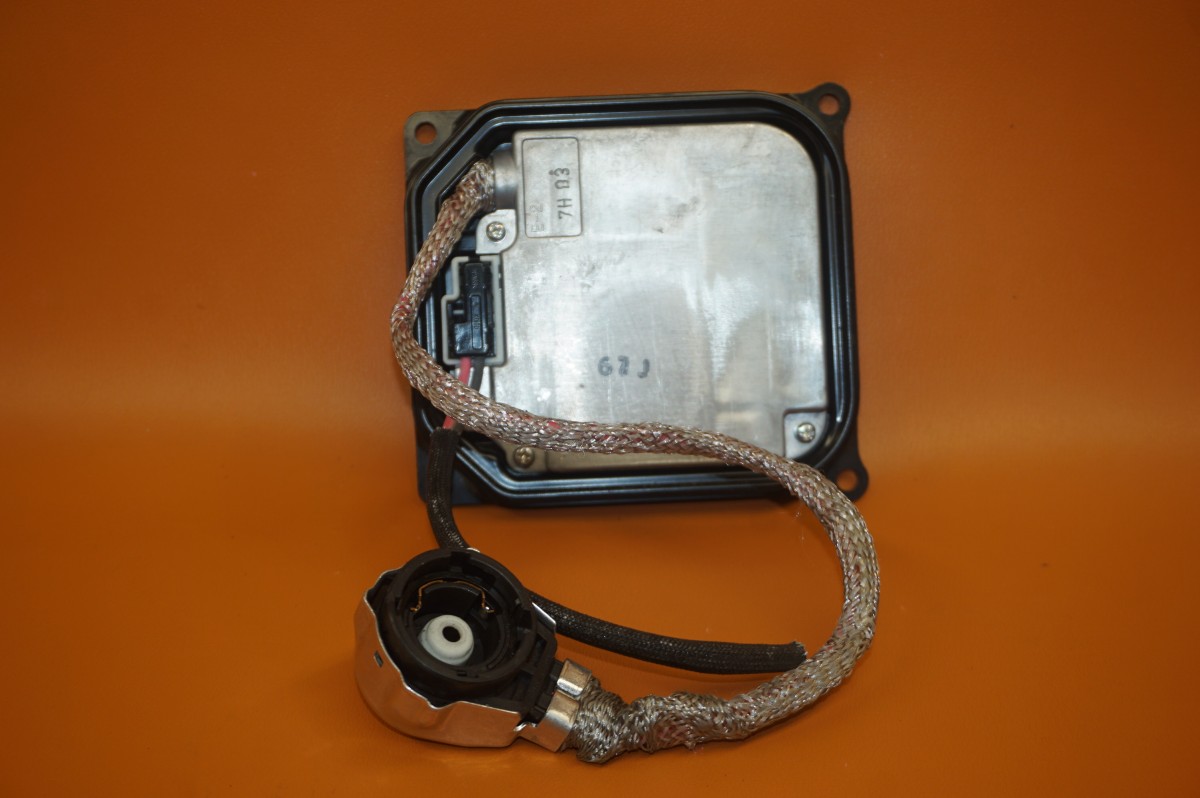 thumbnail image 2 of Topgearsltd Xenon HID Headlight Ballast With Igniter & Bulb For Lexus LS460 RX350 D4S 2 of 5