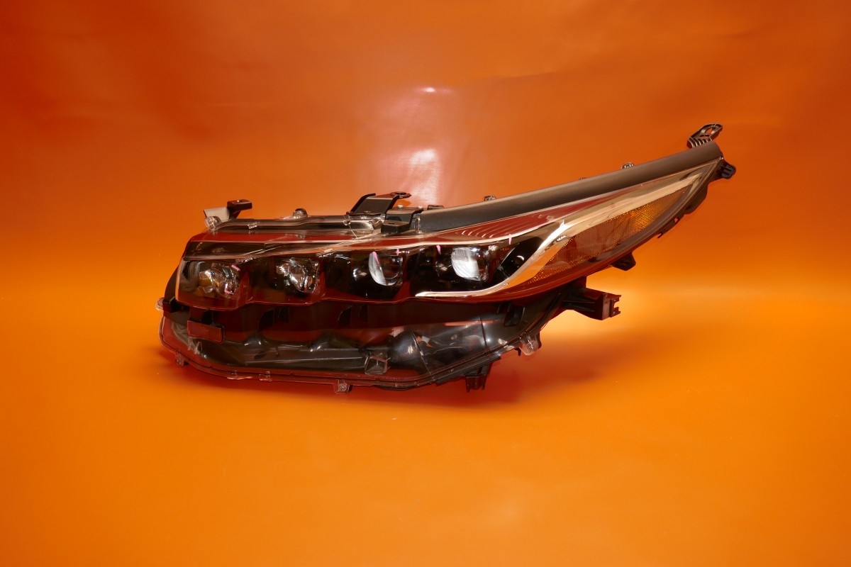 TOYOTA PRIUS PRIME HEADLIGHT LEFT DRIVER 2017 2018 2019 2020 LED 81185