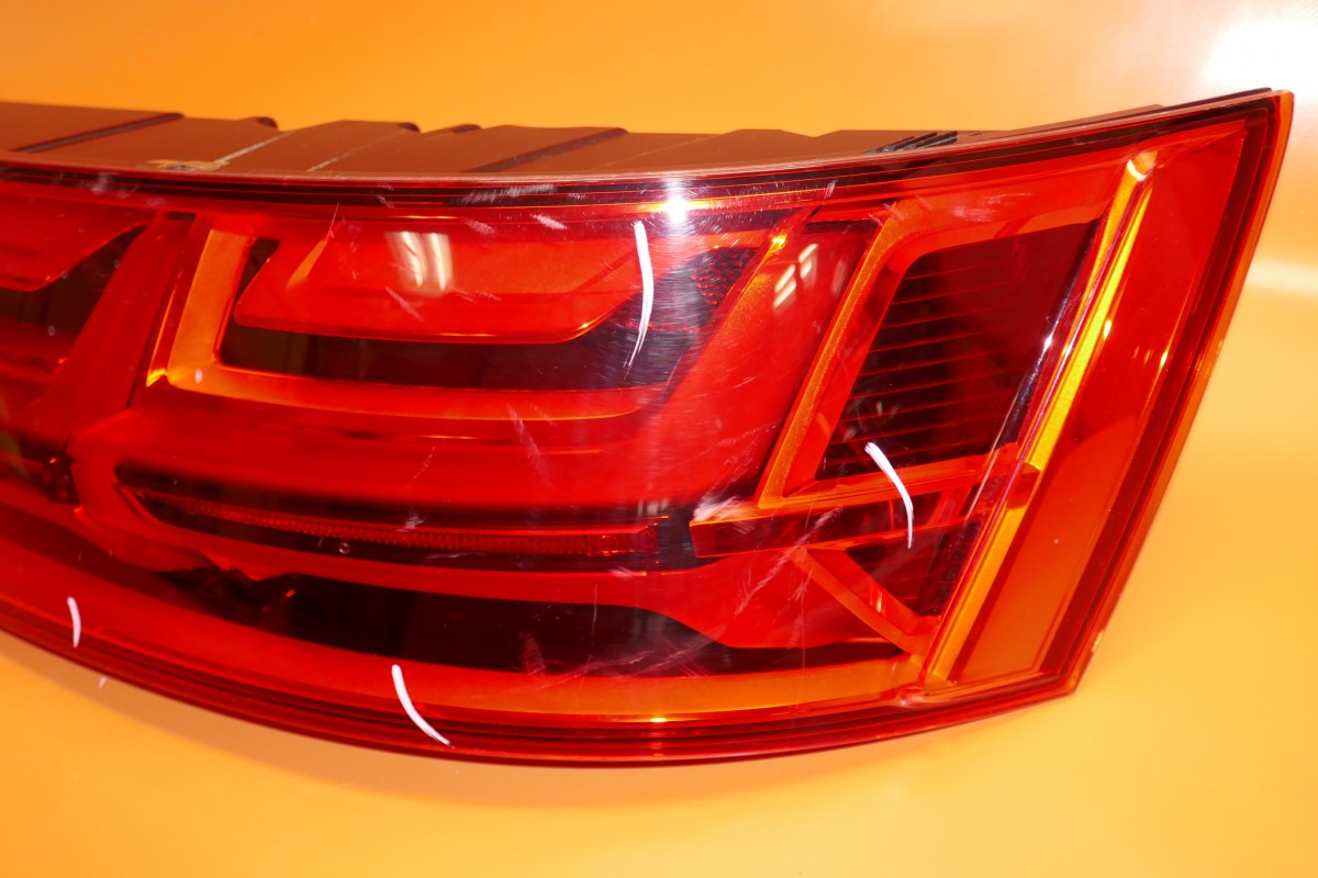 AUDI Q7 TAIL LIGHT RIGHT PASSENGER 2017 2018 2019 LED 4M0945094L OEM