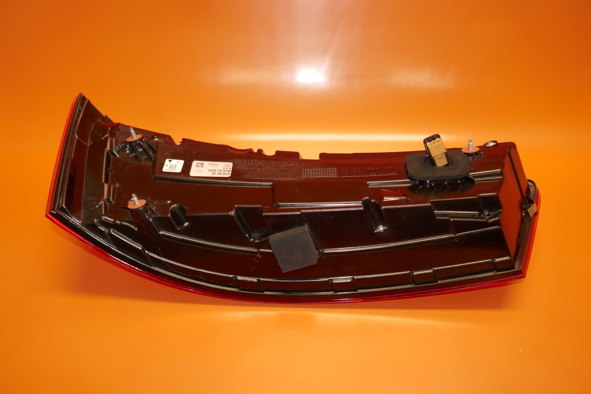 AUDI Q7 TAIL LIGHT RIGHT PASSENGER 2017 2018 2019 LED 4M0945094L OEM