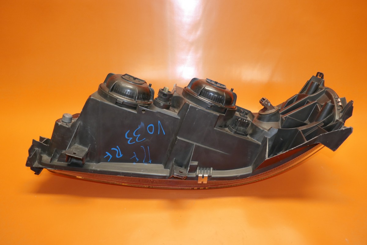 VOLVO XC70 HEADLIGHT RIGHT PASSENGER 2001 2002 2003 2004 HALOGEN S60