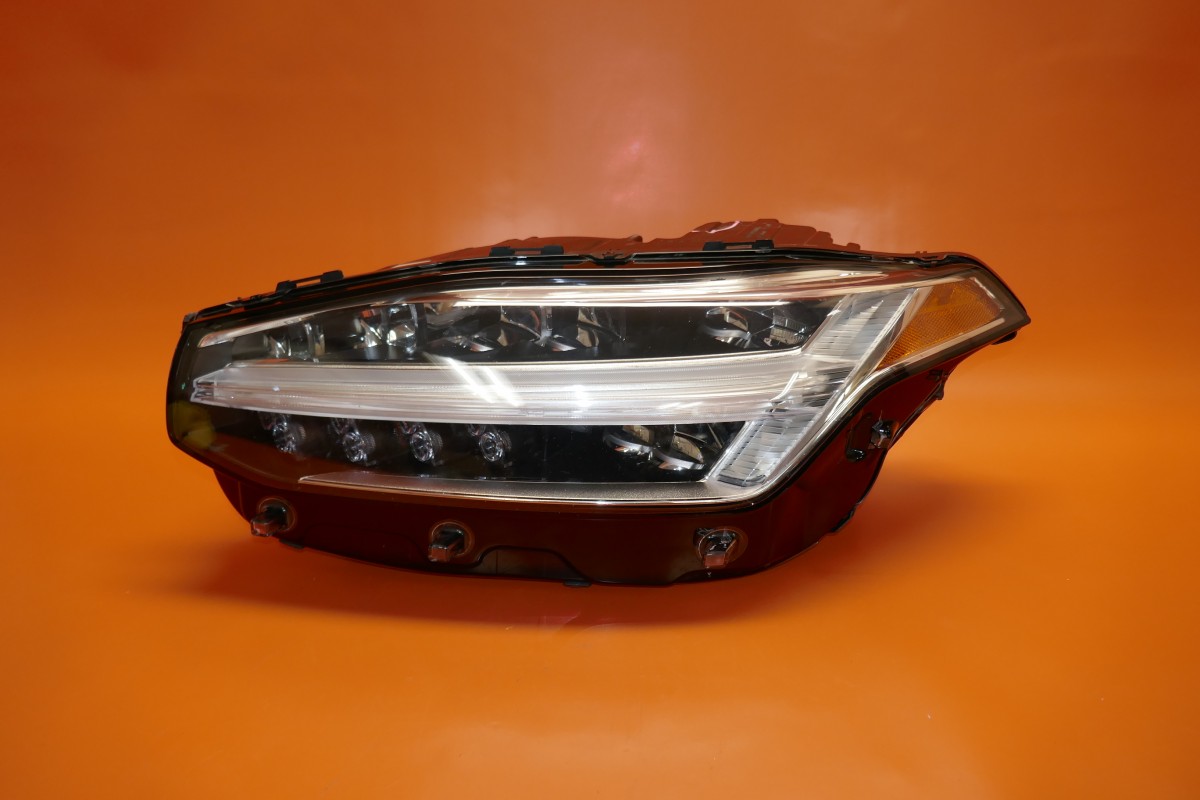 VOLVO XC90 HEADLIGHT LEFT DRIVER 2016 2017 2018 2019 LED 31468916 OEM