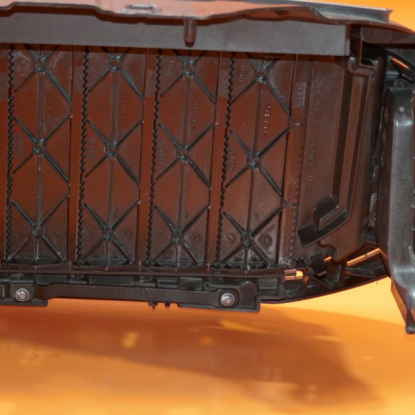 thumbnail image 2 of Front Radiator Shutter Grille With Motor - Fits BMW 530e, 530i, 540i (2021-2023) - 51119498612 2 of 4