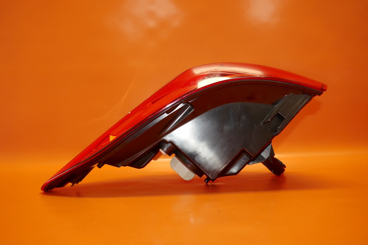 BMW X2 TAIL LIGHT RIGHT PASSENGER 2018 2019 2020 F03688500F LED F39 OEM