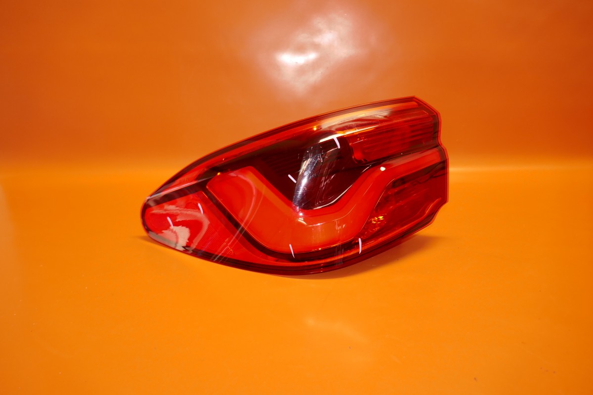 BMW X2 TAIL LIGHT LEFT DRIVER 2018 2019 2020 F03687500E LED F39 OEM