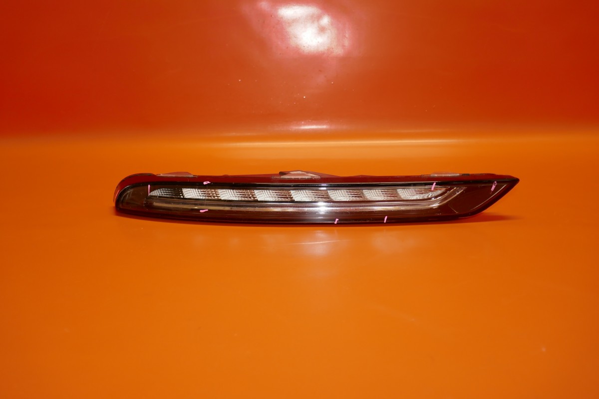 PORSCHE MACAN FOG LIGHT RIGHT PASSENGER 2015 2016 2017 2018 95B941182A OEM