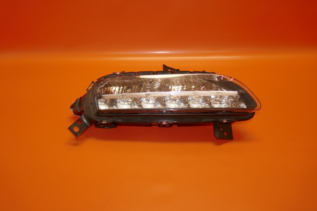 Right Passenger Side Fog Light For 2011-2013 Nissan Rogue - Halogen, DOT/SAE