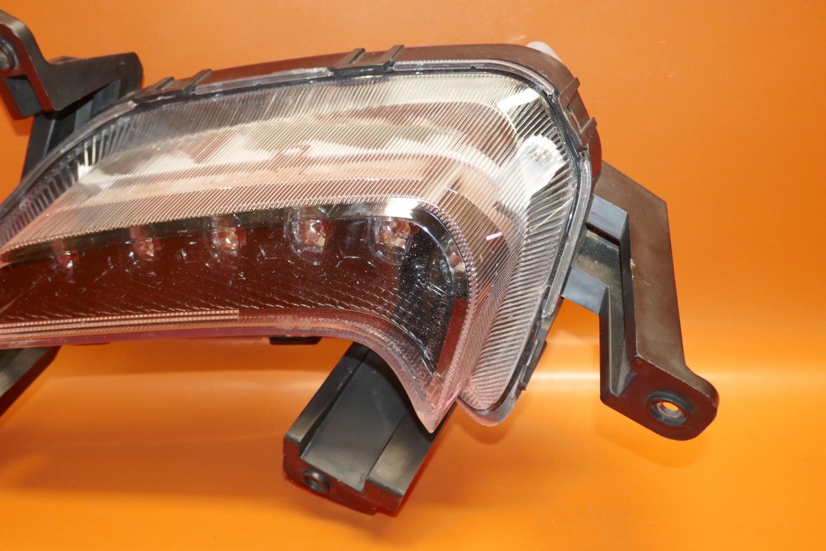 HYUNDAI ELANTRA DAYTIME RUNNING LIGHT 2017 2018 92207 F2100 OEM