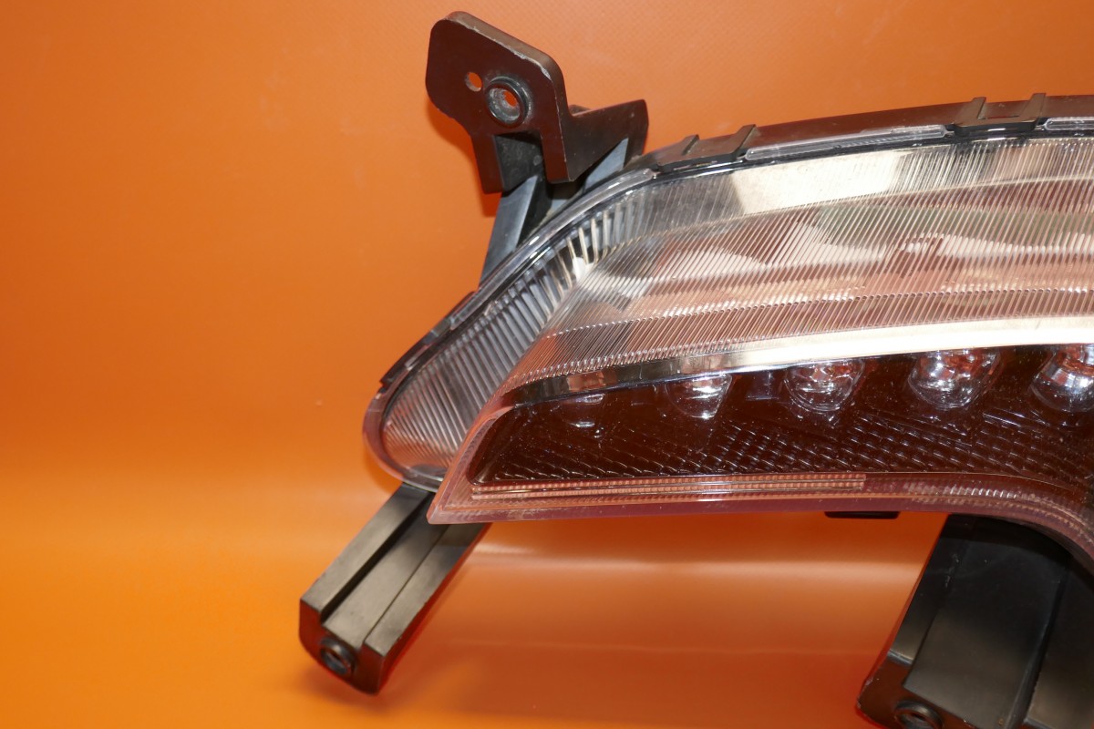 HYUNDAI ELANTRA DAYTIME RUNNING LIGHT 2017 2018 92207 F2100 OEM