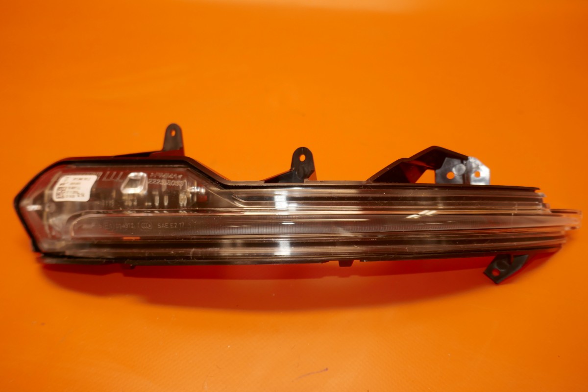 PORSCHE CAYENNE TURN SIGNAL INDICATOR LEFT 2019 2020 2021 9Y1949101C OEM