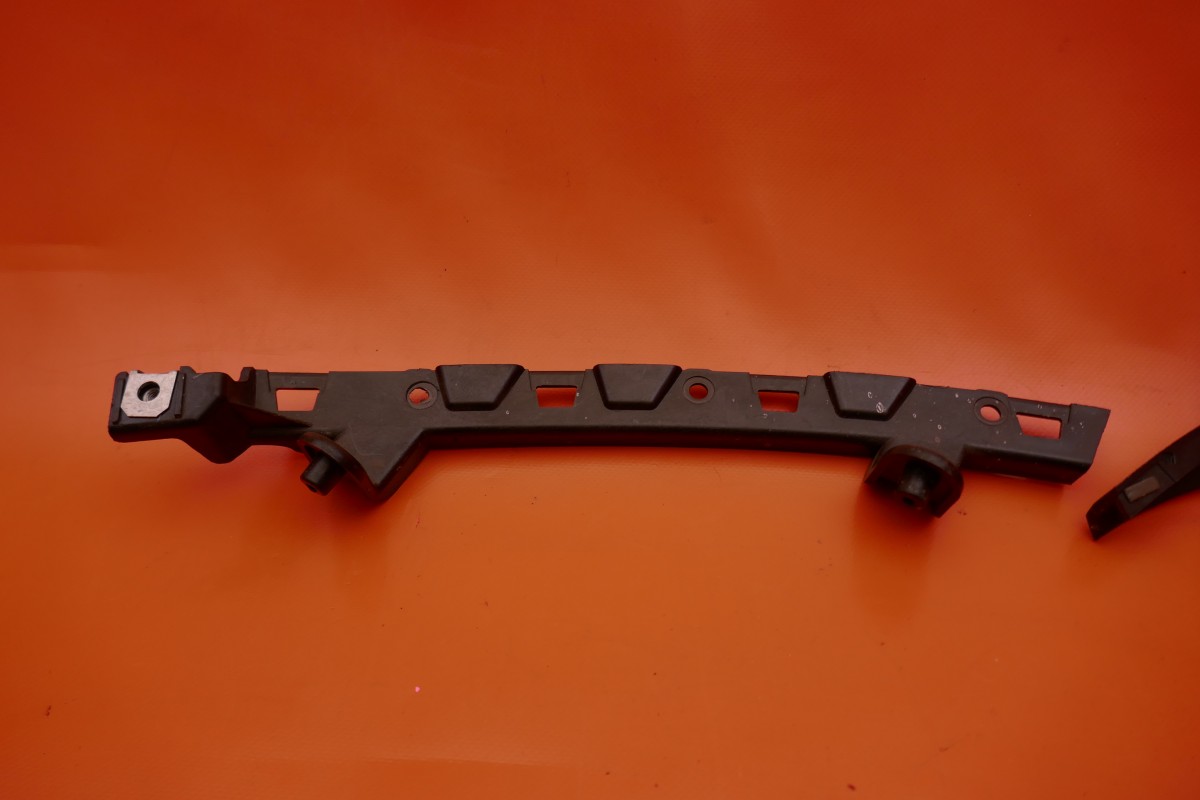 BENTLEY FLYING SPUR RADIATOR GRILL BRACKETS RIGHT 2020 2021 2022 3SE853958 OEM