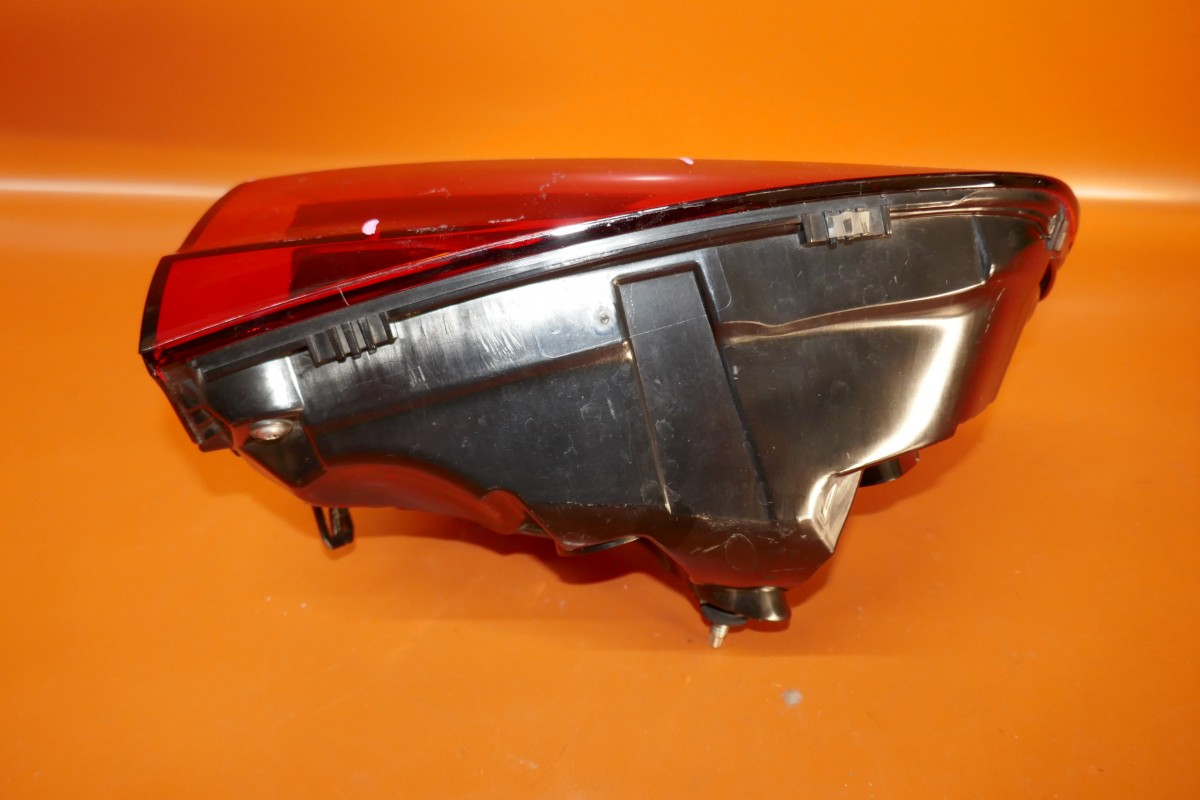 PORSCHE CAYENNE GTS TAIL LIGHT RIGHT PASSENGER GATE 2015 2016 LED