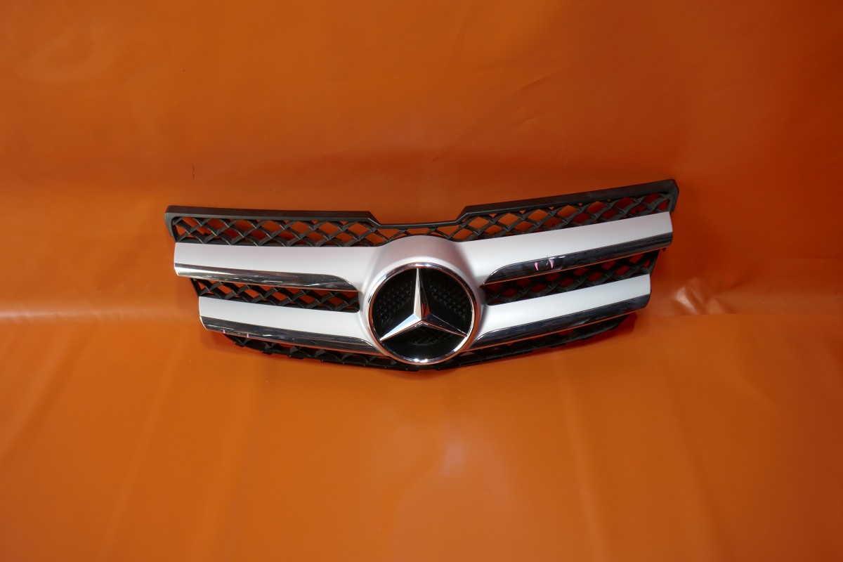 Front Upper Grille For 2013-2015 Mercedes-Benz GLK250/350 – Replaces 2048802983