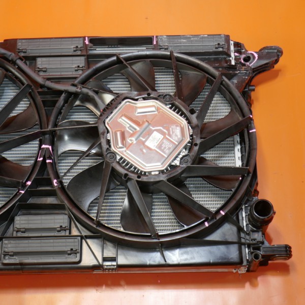 AUDI Q7 COOLING FAN 2018 2019 2020 8W0121003D OEM DAMAGED