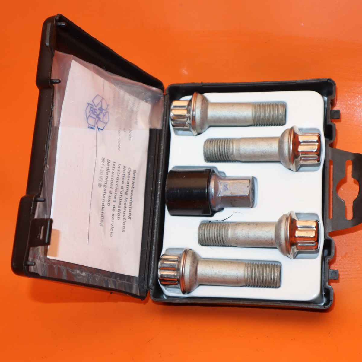 MERCEDES BENZ GLE ML GL SCLASS RIMS LOCKS B66470156 M14x1.5x45 OEM