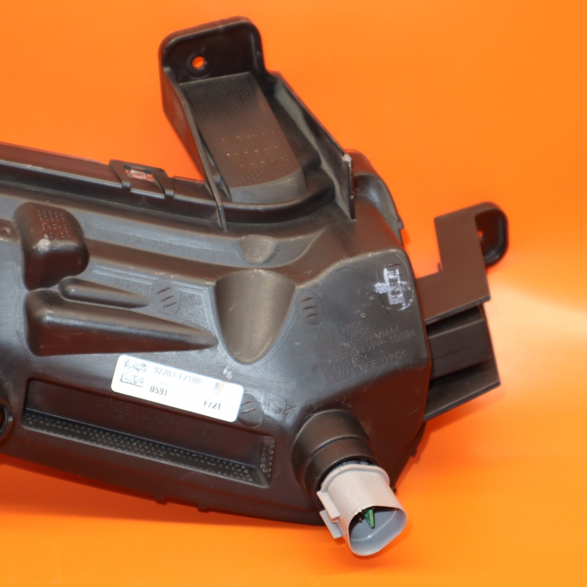 HYUNDAI ELANTRA DAYTIME RUNNING LIGHT 2016 2017 2018 SEDAN 92207 F2100 OEM