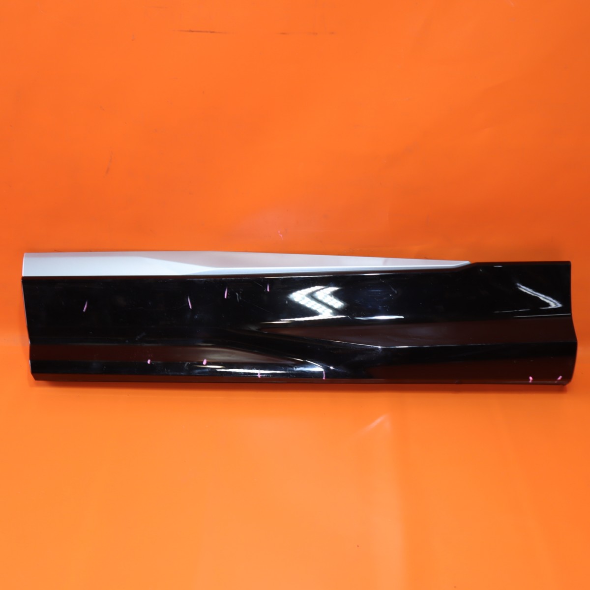 URUS DOOR MOLDING LEFT REAR TRIM 2018 2019 2020 2021 4ML