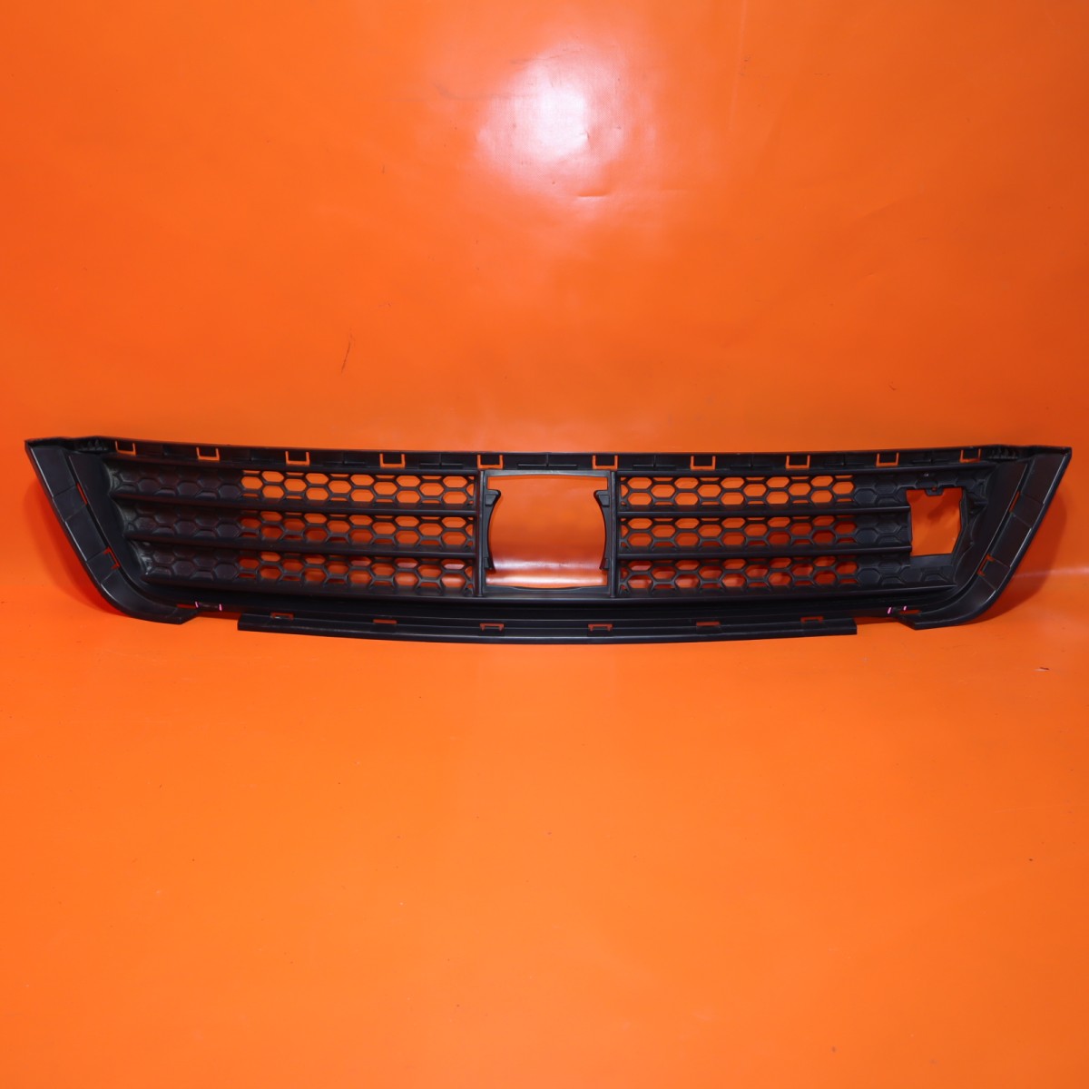 JEEP GRAND CHEROKEE LOWER GRILLE 2016 68265267AA OEM