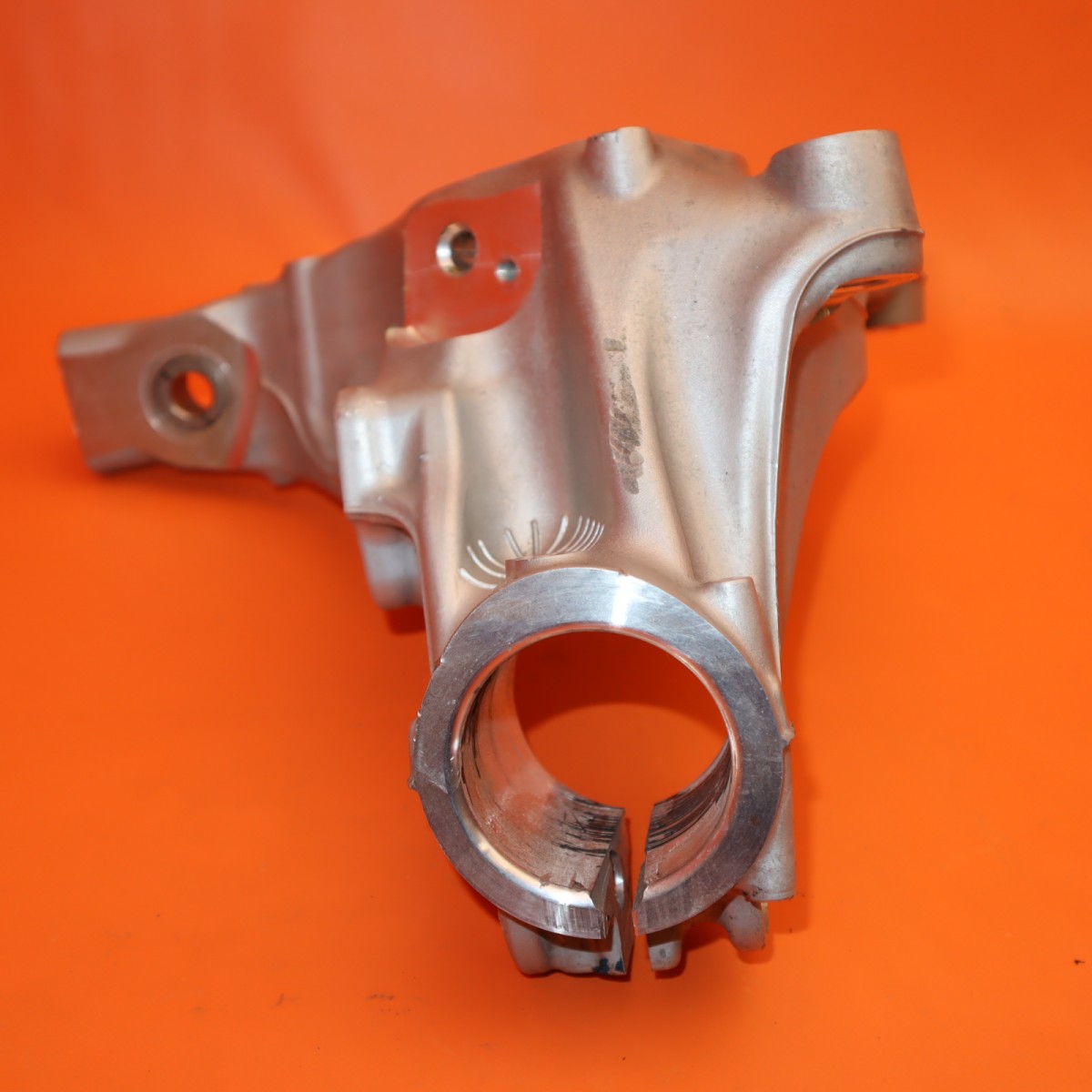 VW ID4 KNUCKLE WHEEL CARRIER RIGHT FRONT 2021 2022 1EA 407 258 H OEM