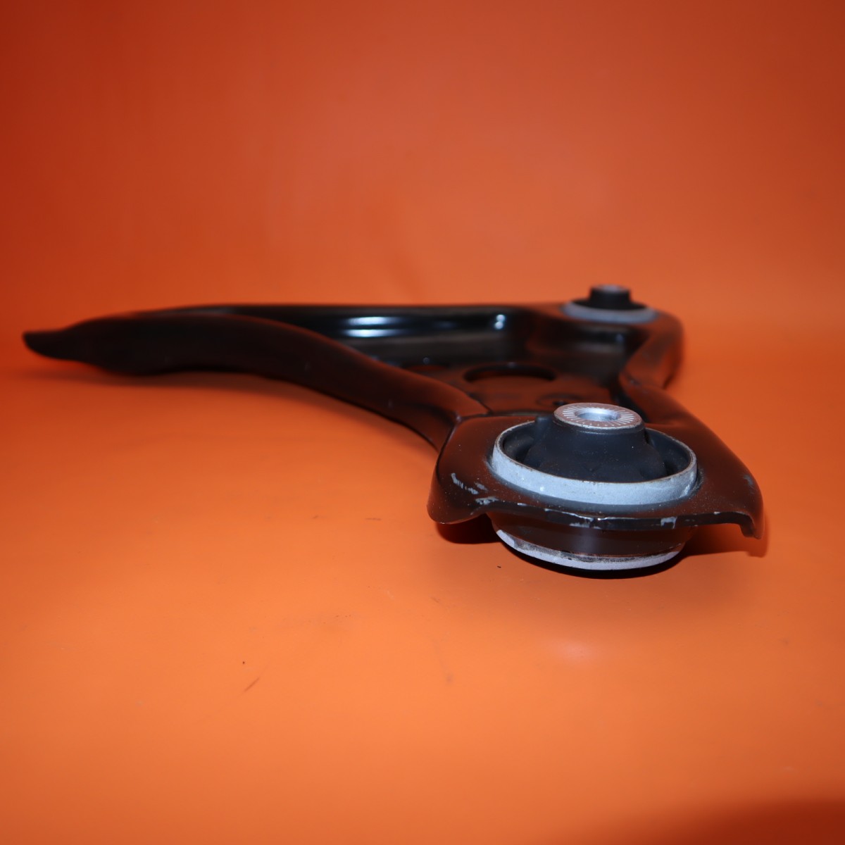 VW ID4 LOWER CONTROL ARM RIGHT FRONT 2021 2022 1EA 407 152 A OEM