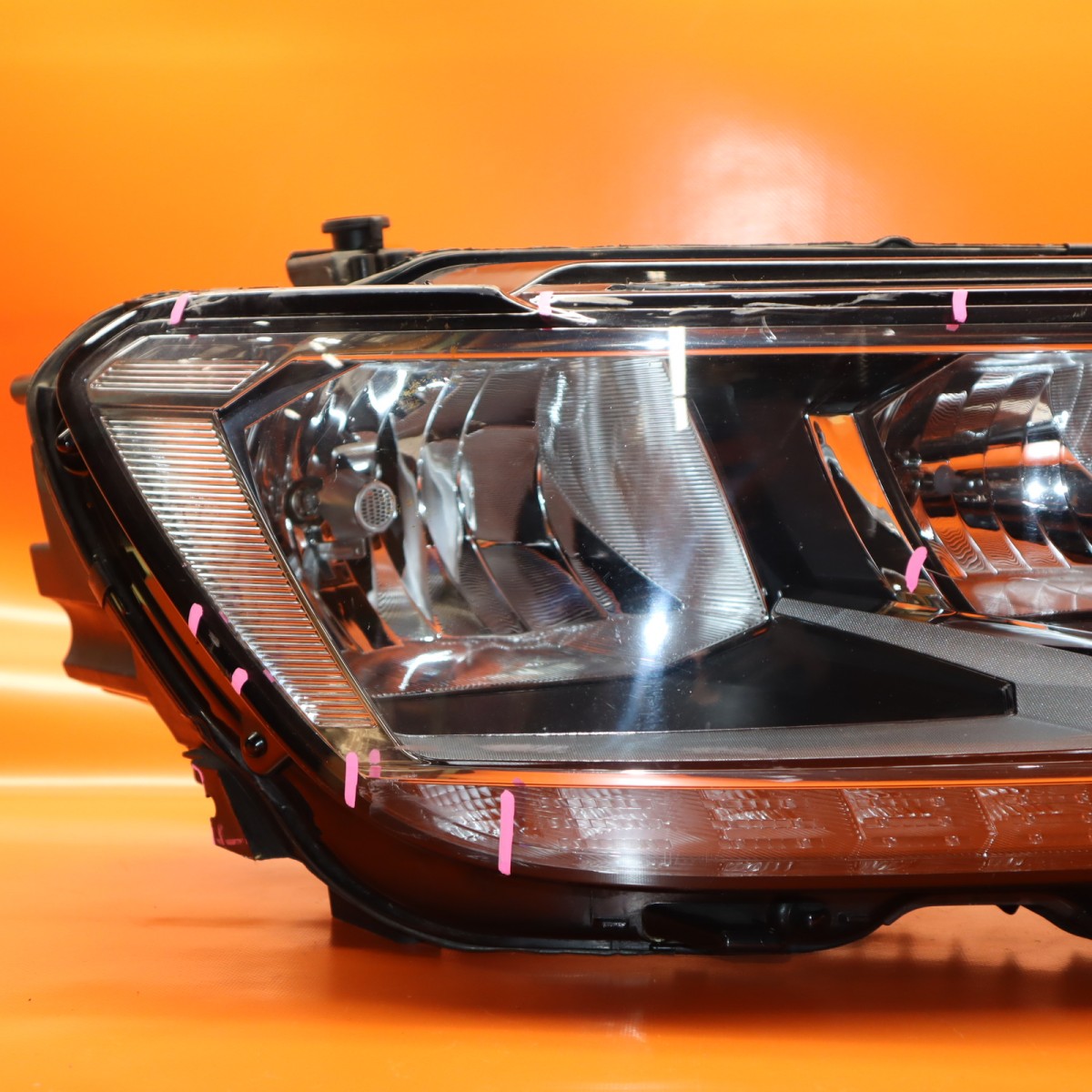 VOLKSWAGEN TIGUAN HEADLIGHT RIGHT 2018 2019 2020 2021 HALOGEN 5NL941006 OEM