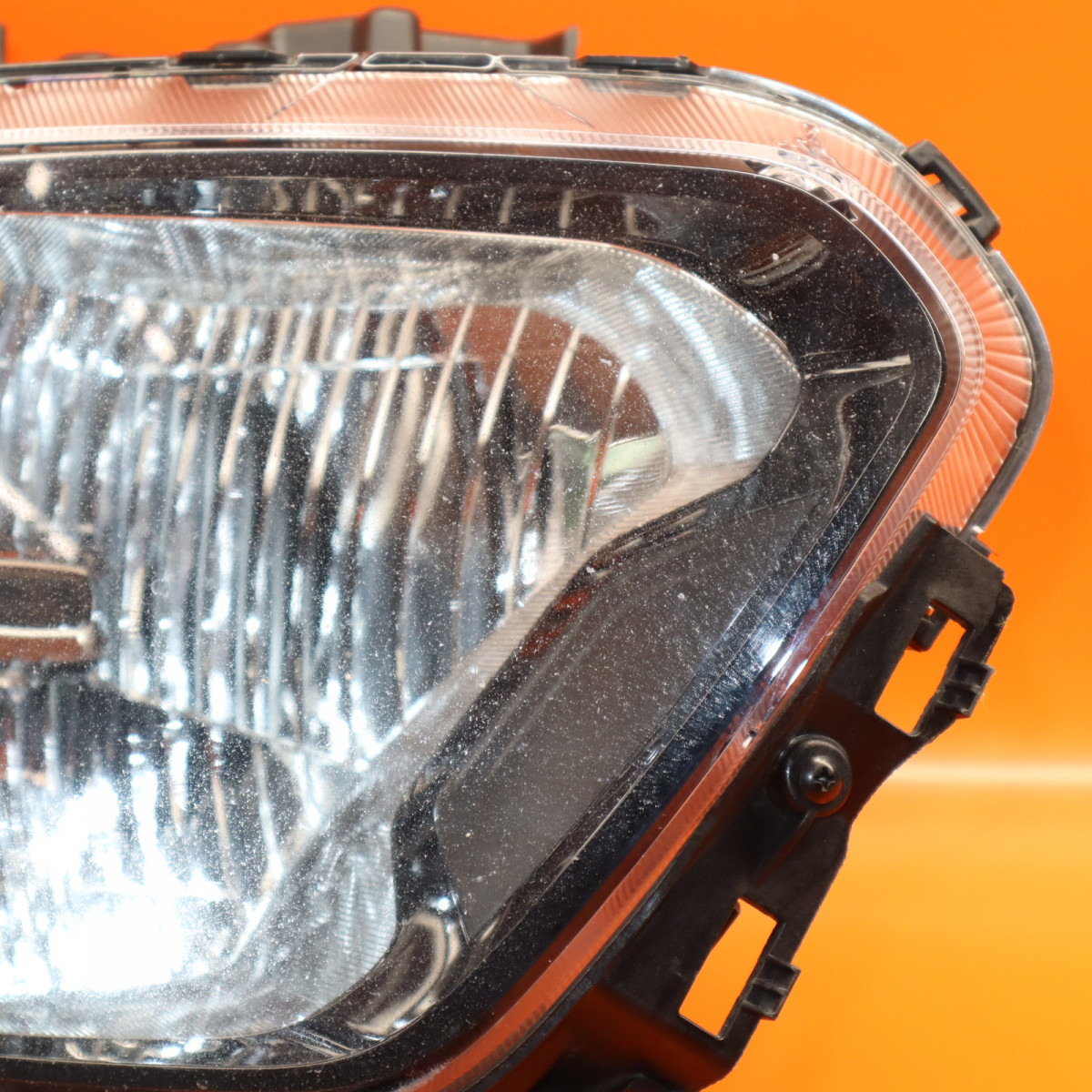 thumbnail interactive-video image 1 of Halogen Headlight Assembly Set For 2020-2022 Kia Soul – Left & Right With Trim Molding (4 Pieces) 1 of 3