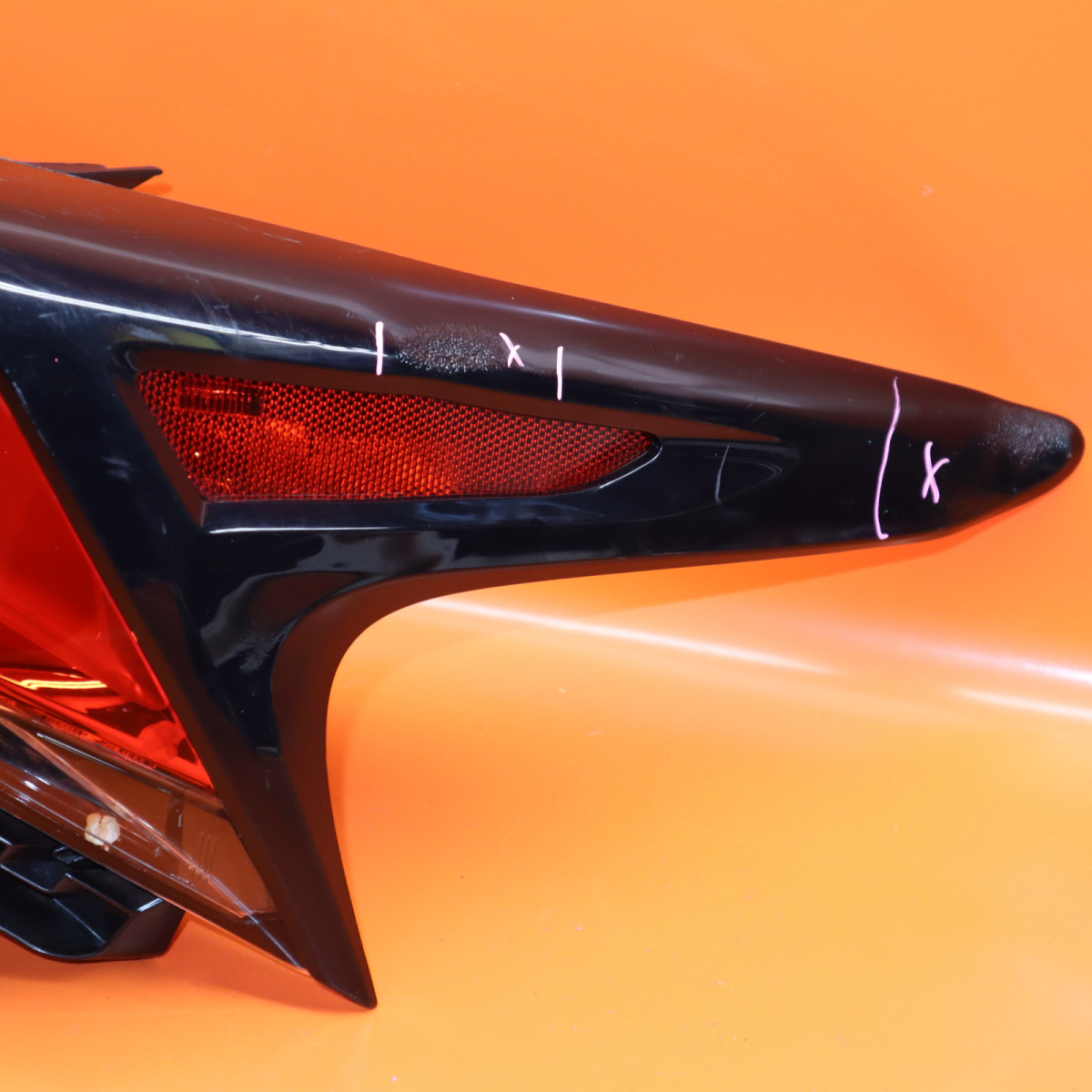 LEXUS NX300 TAIL LIGHT RIGHT PASSENGER 2018 2019 2020 2021
