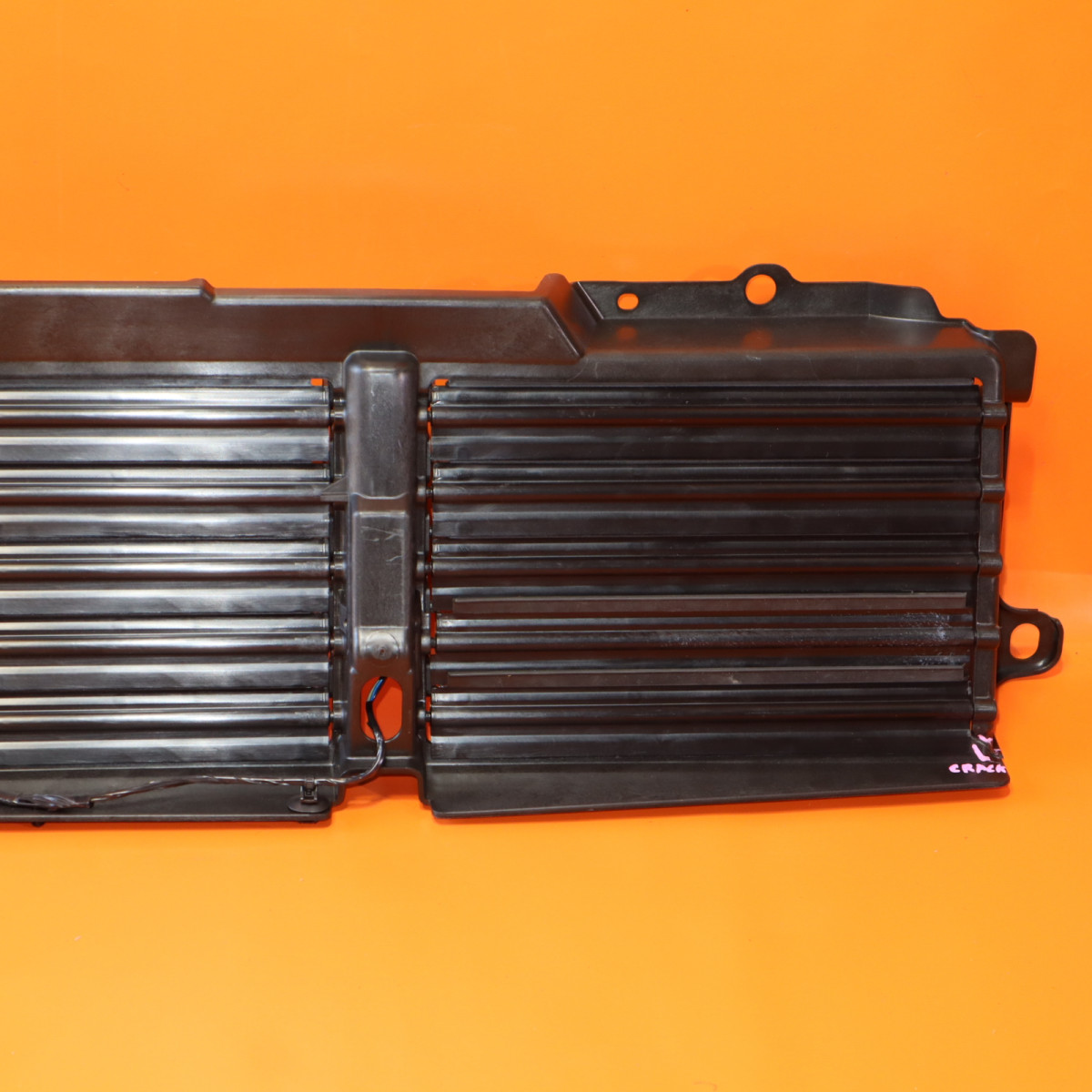 thumbnail image 2 of Active Grille Shutter With Actuator For 2013-2021 Dodge Ram 1500 & Classic (Replaces 68302660AB) 2 of 5