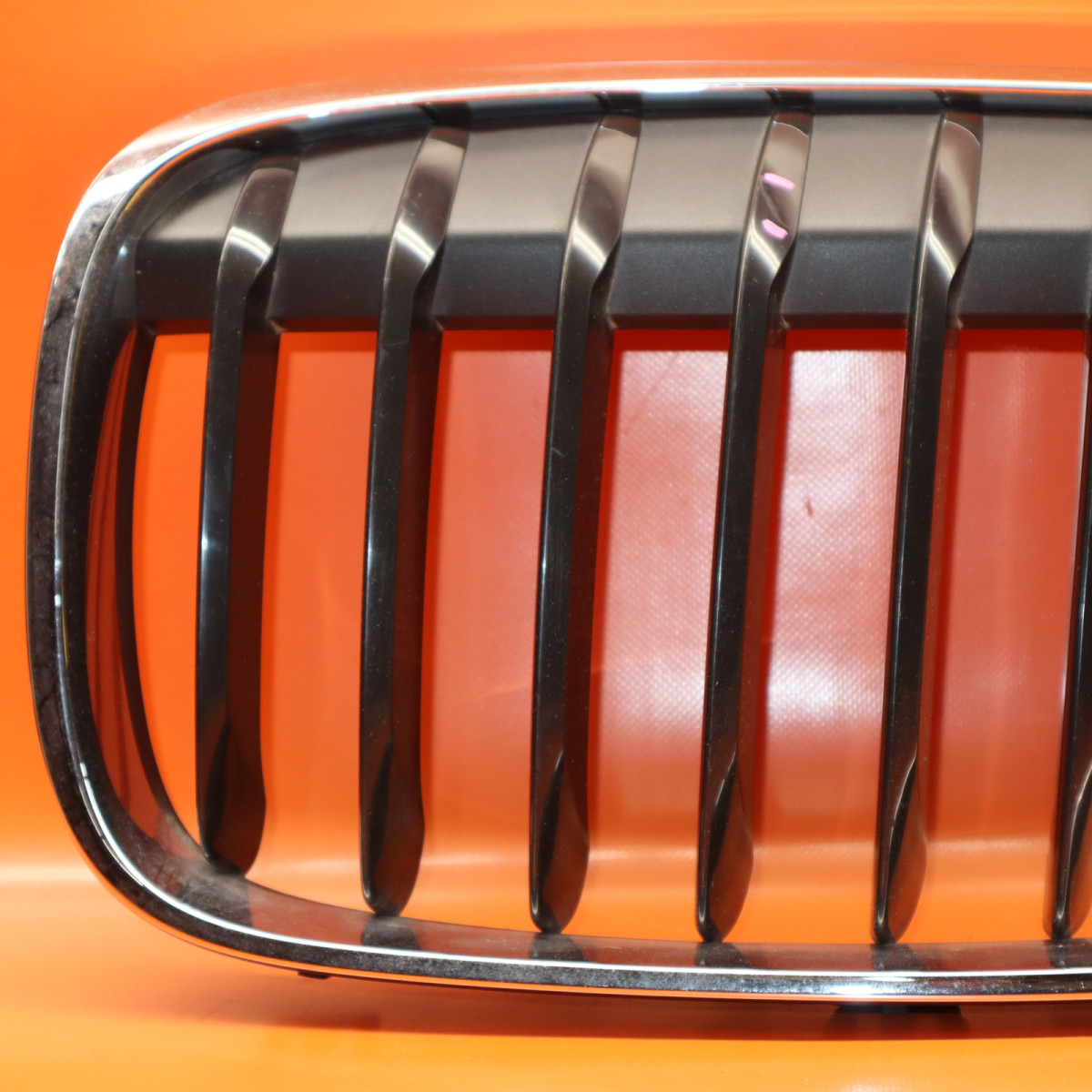 BMW X1 GRILLE LEFT DRIVER 2015 2016 2017 2018 2019 7383363 OEM