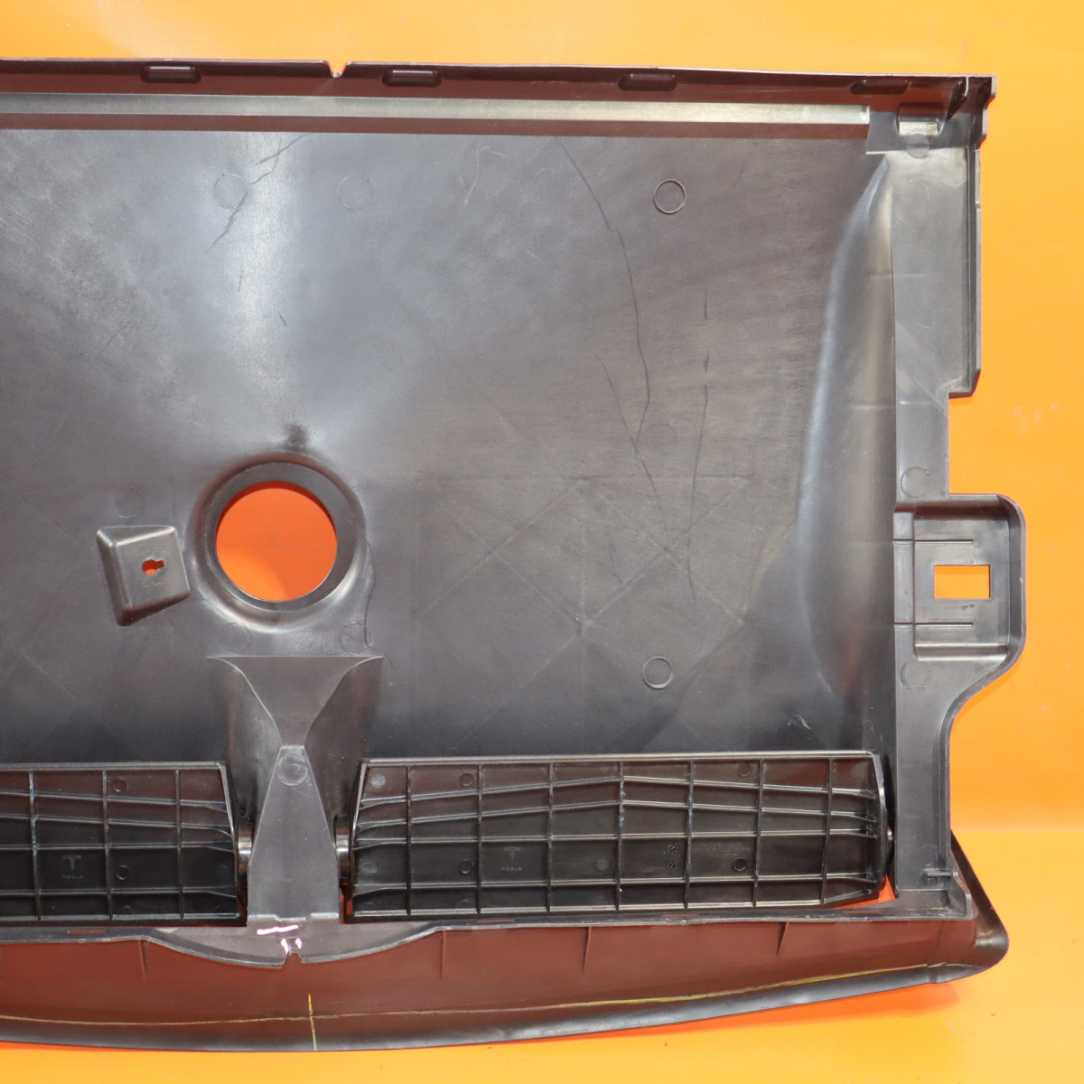thumbnail image 2 of KARPAL Active Grille Shutter Assembly For 2021-2023 Tesla Model 3 - 1559787-00-A 2 of 4