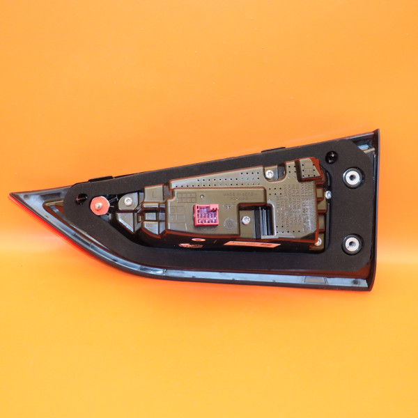MERCEDES BENZ GLA250 GLA35 TAIL LIGHT LEFT DRIVER GATE 2024-2026