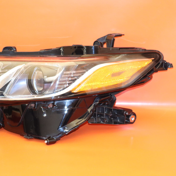 2018-2020 Toyota Camry Left Driver Headlight LED - OEM